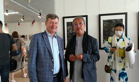 В Оренбурге работает фотовыставка художников Японии